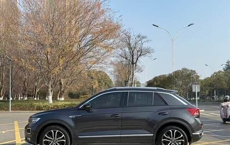Volkswagen T-Roc I, 2022 год, 1 780 333 рублей, 5 фотография
