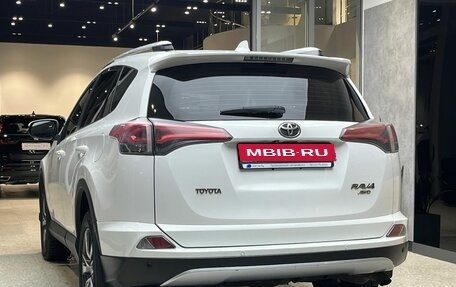 Toyota RAV4, 2015 год, 2 299 000 рублей, 8 фотография