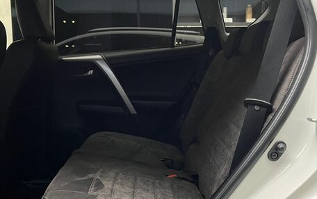 Toyota RAV4, 2015 год, 2 299 000 рублей, 13 фотография