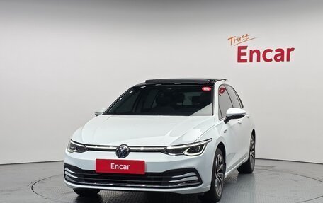 Volkswagen Golf VIII, 2022 год, 2 330 000 рублей, 2 фотография