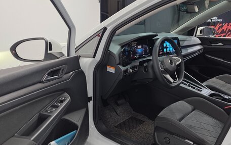 Volkswagen Golf VIII, 2022 год, 2 330 000 рублей, 11 фотография