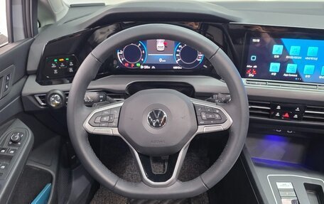Volkswagen Golf VIII, 2022 год, 2 330 000 рублей, 19 фотография