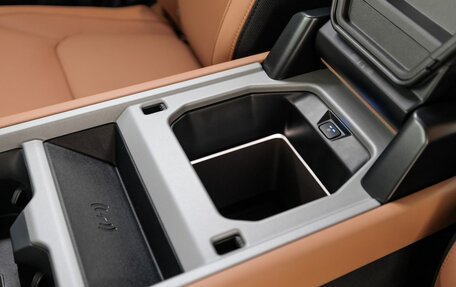 Land Rover Defender II, 2025 год, 15 390 000 рублей, 15 фотография
