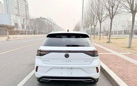 Volkswagen T-Roc I, 2023 год, 1 850 333 рублей, 7 фотография