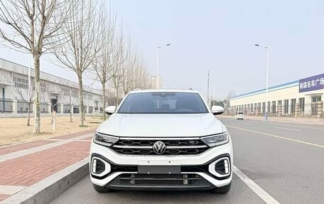 Volkswagen T-Roc I, 2023 год, 1 850 333 рублей, 2 фотография
