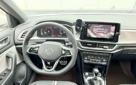 Volkswagen T-Roc I, 2023 год, 1 850 333 рублей, 12 фотография