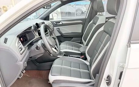 Volkswagen T-Roc I, 2023 год, 1 850 333 рублей, 13 фотография