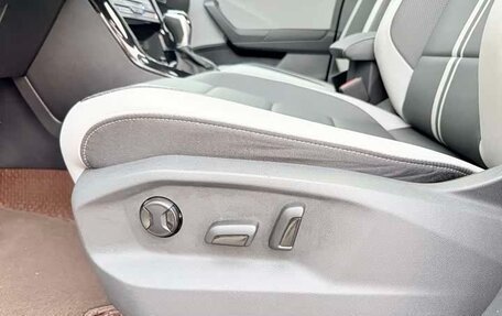 Volkswagen T-Roc I, 2023 год, 1 850 333 рублей, 19 фотография