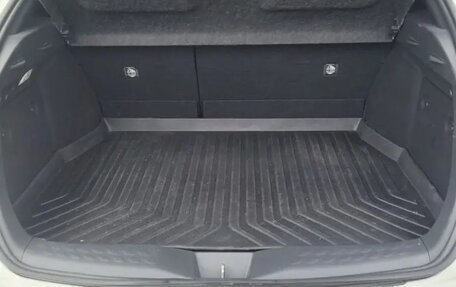 Toyota C-HR I рестайлинг, 2017 год, 2 200 000 рублей, 13 фотография