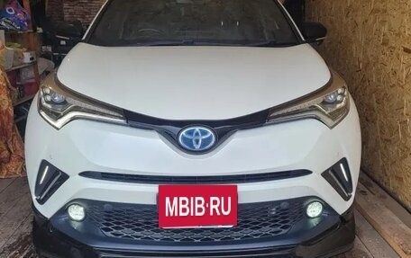 Toyota C-HR I рестайлинг, 2017 год, 2 200 000 рублей, 7 фотография