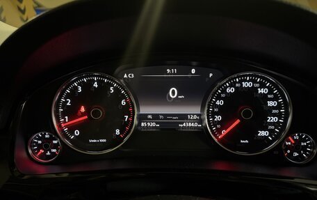 Volkswagen Touareg III, 2017 год, 4 100 000 рублей, 15 фотография