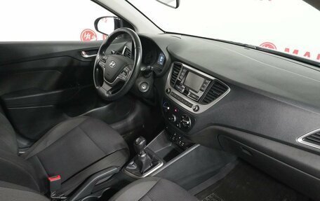 Hyundai Solaris II рестайлинг, 2018 год, 989 000 рублей, 10 фотография