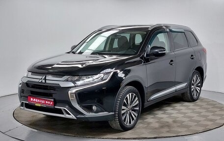 Mitsubishi Outlander III рестайлинг 3, 2019 год, 2 349 000 рублей, 1 фотография