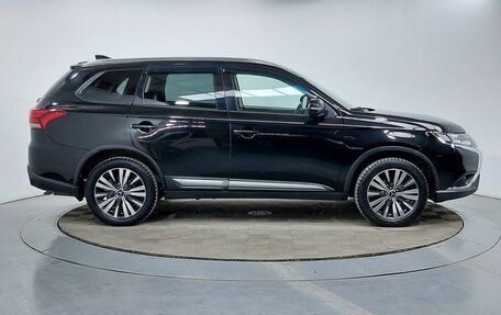 Mitsubishi Outlander III рестайлинг 3, 2019 год, 2 349 000 рублей, 4 фотография