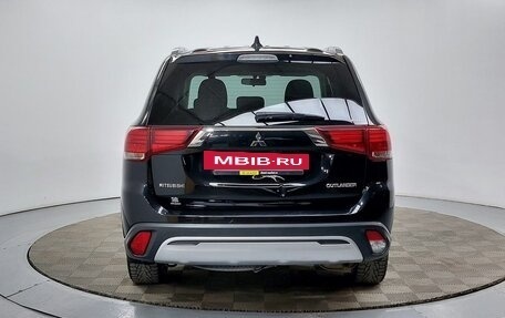 Mitsubishi Outlander III рестайлинг 3, 2019 год, 2 349 000 рублей, 5 фотография