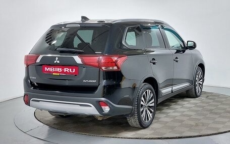 Mitsubishi Outlander III рестайлинг 3, 2019 год, 2 349 000 рублей, 7 фотография