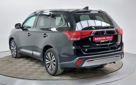 Mitsubishi Outlander III рестайлинг 3, 2019 год, 2 349 000 рублей, 6 фотография
