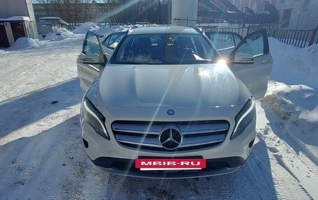 Mercedes-Benz GLA, 2015 год, 1 950 000 рублей, 2 фотография