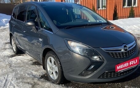 Opel Zafira C рестайлинг, 2013 год, 1 070 000 рублей, 2 фотография