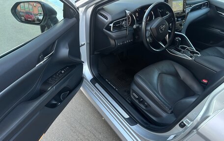 Toyota Camry, 2022 год, 3 450 000 рублей, 6 фотография