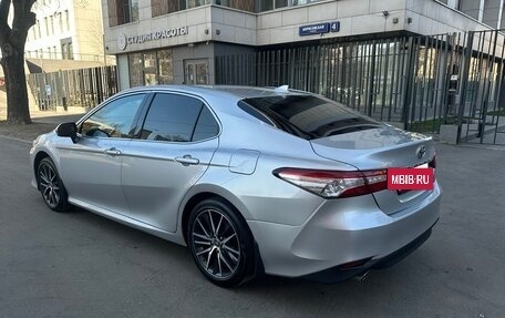 Toyota Camry, 2022 год, 3 450 000 рублей, 3 фотография