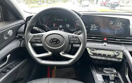 Hyundai Elantra, 2025 год, 1 756 000 рублей, 8 фотография