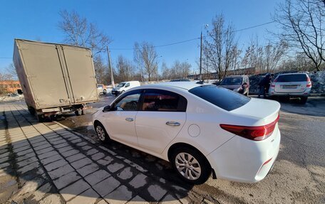 KIA Rio IV, 2017 год, 890 000 рублей, 4 фотография