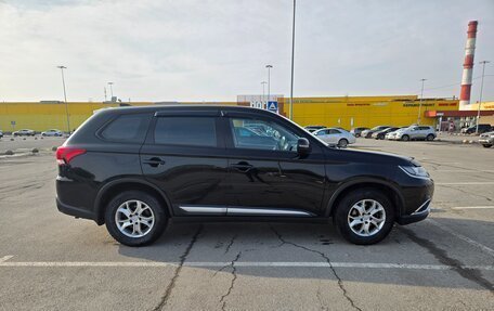 Mitsubishi Outlander III рестайлинг 3, 2018 год, 2 100 000 рублей, 6 фотография