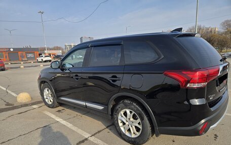 Mitsubishi Outlander III рестайлинг 3, 2018 год, 2 100 000 рублей, 3 фотография