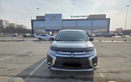 Mitsubishi Outlander III рестайлинг 3, 2018 год, 2 100 000 рублей, 8 фотография