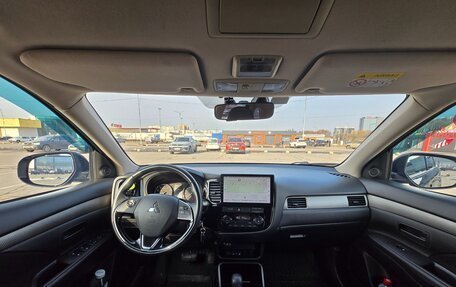 Mitsubishi Outlander III рестайлинг 3, 2018 год, 2 100 000 рублей, 9 фотография