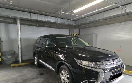 Mitsubishi Outlander III рестайлинг 3, 2018 год, 2 100 000 рублей, 16 фотография