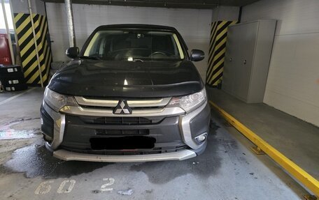 Mitsubishi Outlander III рестайлинг 3, 2018 год, 2 100 000 рублей, 15 фотография