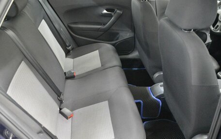 Volkswagen Polo VI (EU Market), 2011 год, 654 830 рублей, 13 фотография