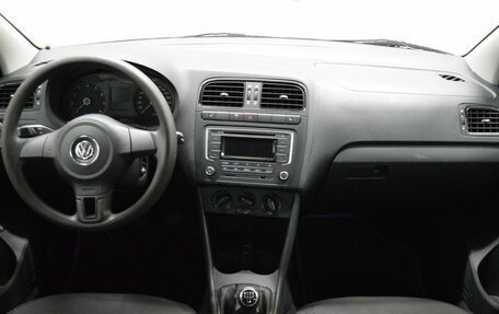 Volkswagen Polo VI (EU Market), 2011 год, 654 830 рублей, 14 фотография