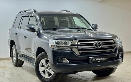 Toyota Land Cruiser 200, 2016 год, 4 999 000 рублей, 3 фотография