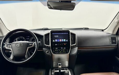 Toyota Land Cruiser 200, 2016 год, 4 999 000 рублей, 18 фотография