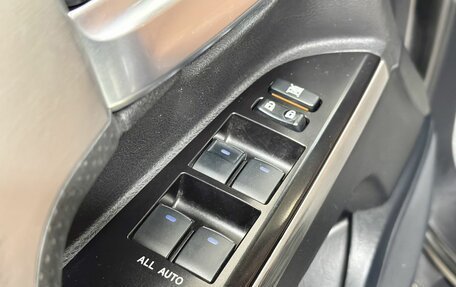 Toyota Land Cruiser 200, 2016 год, 4 999 000 рублей, 16 фотография