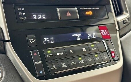 Toyota Land Cruiser 200, 2016 год, 4 999 000 рублей, 15 фотография