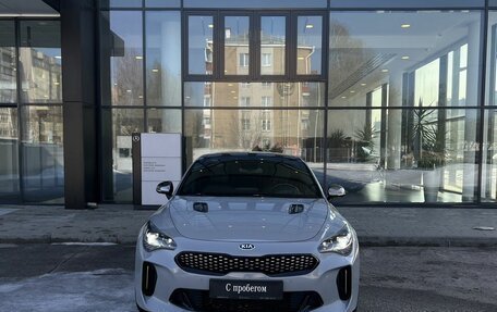 KIA Stinger I, 2017 год, 2 240 000 рублей, 2 фотография