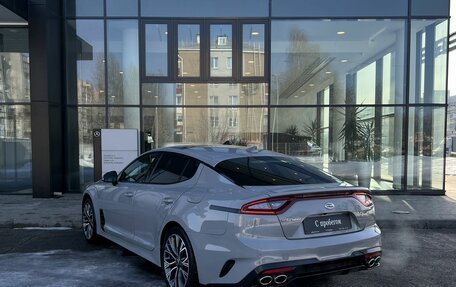 KIA Stinger I, 2017 год, 2 240 000 рублей, 7 фотография