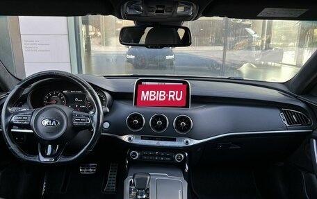 KIA Stinger I, 2017 год, 2 240 000 рублей, 24 фотография