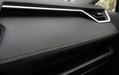 Toyota RAV4, 2025 год, 4 360 000 рублей, 17 фотография