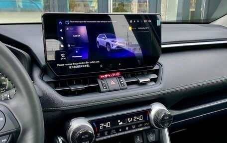 Toyota RAV4, 2025 год, 4 570 000 рублей, 21 фотография