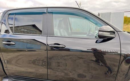 Toyota Hilux VIII, 2018 год, 2 600 000 рублей, 15 фотография