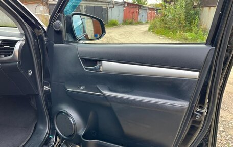 Toyota Hilux VIII, 2018 год, 2 600 000 рублей, 21 фотография