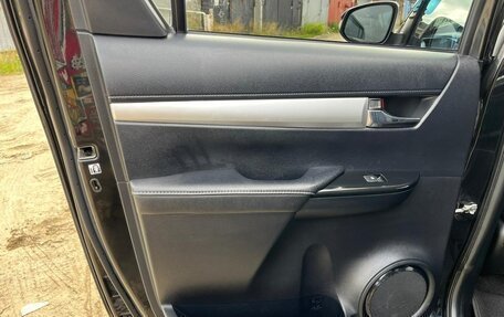 Toyota Hilux VIII, 2018 год, 2 600 000 рублей, 25 фотография