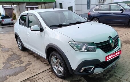 Renault Logan II, 2019 год, 905 000 рублей, 2 фотография