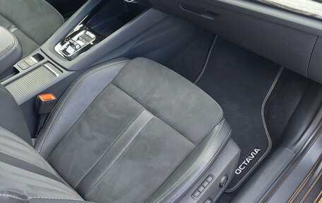 Skoda Octavia IV, 2021 год, 2 550 000 рублей, 12 фотография