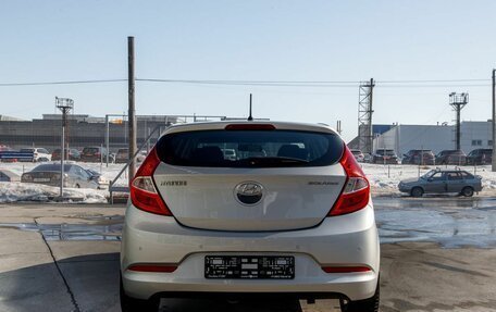 Hyundai Solaris II рестайлинг, 2015 год, 1 100 000 рублей, 6 фотография